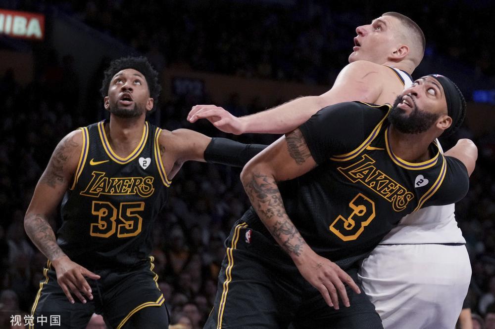 在与对方球 在与对方球